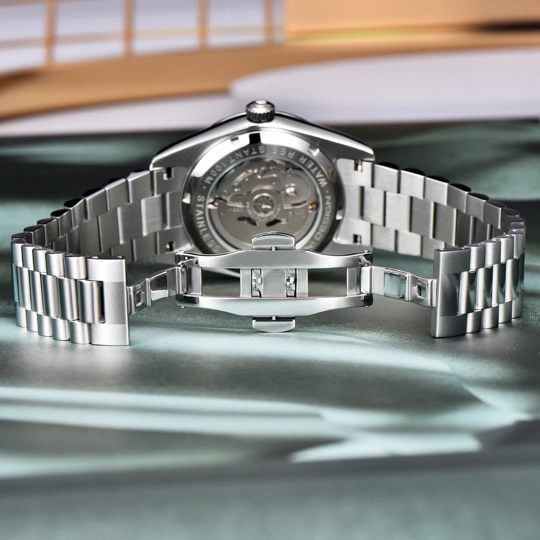 Men’s Classic Luxury Watch – Stainless Steel – Date & Day Display – Elegant Chronograph Style