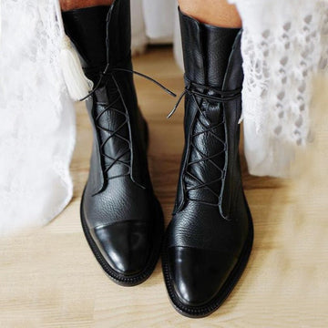 Women's Boots – Lace-Up Design – Pointed Toe – Leather Look – Urban Style