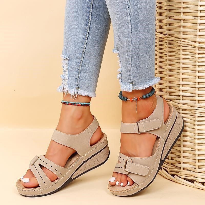 Women’s Sandals – Adjustable Straps – Cushioned Insole – Lightweight Platform – All-Day Comfort