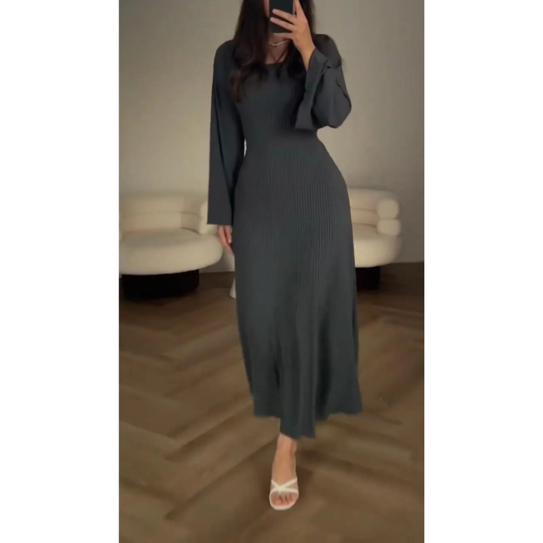 Women's Knitted Maxi Dress – Slim Fit – Flared Sleeves – Soft Rib Texture – Elegant Everyday Wear